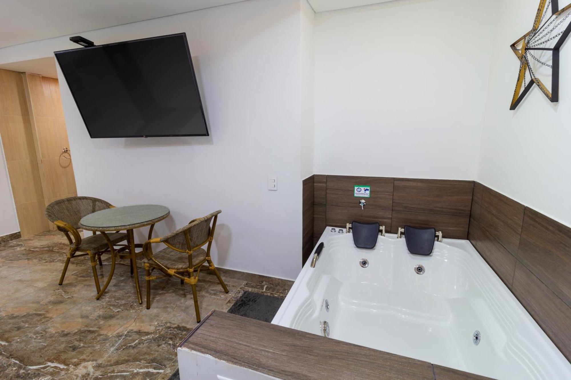 Deluxe Oasis De La Colina Boutique